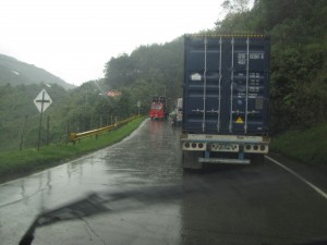 Peajes carísimo, tráfico intenso, carreteras colapsadas y muchas veces en pésimo estado.
