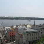 Parte de la ciudad vieja y el Río San Lorenzo atrás