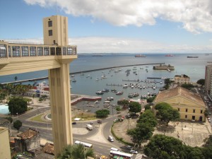 El elevador Lacerda que te sube hasta el Pelourinho, en Salvador