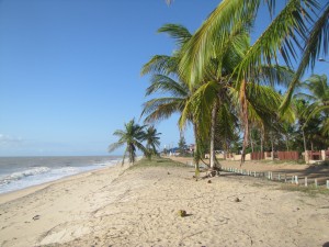 La playa solo para nosotros frente a nuestro campamento